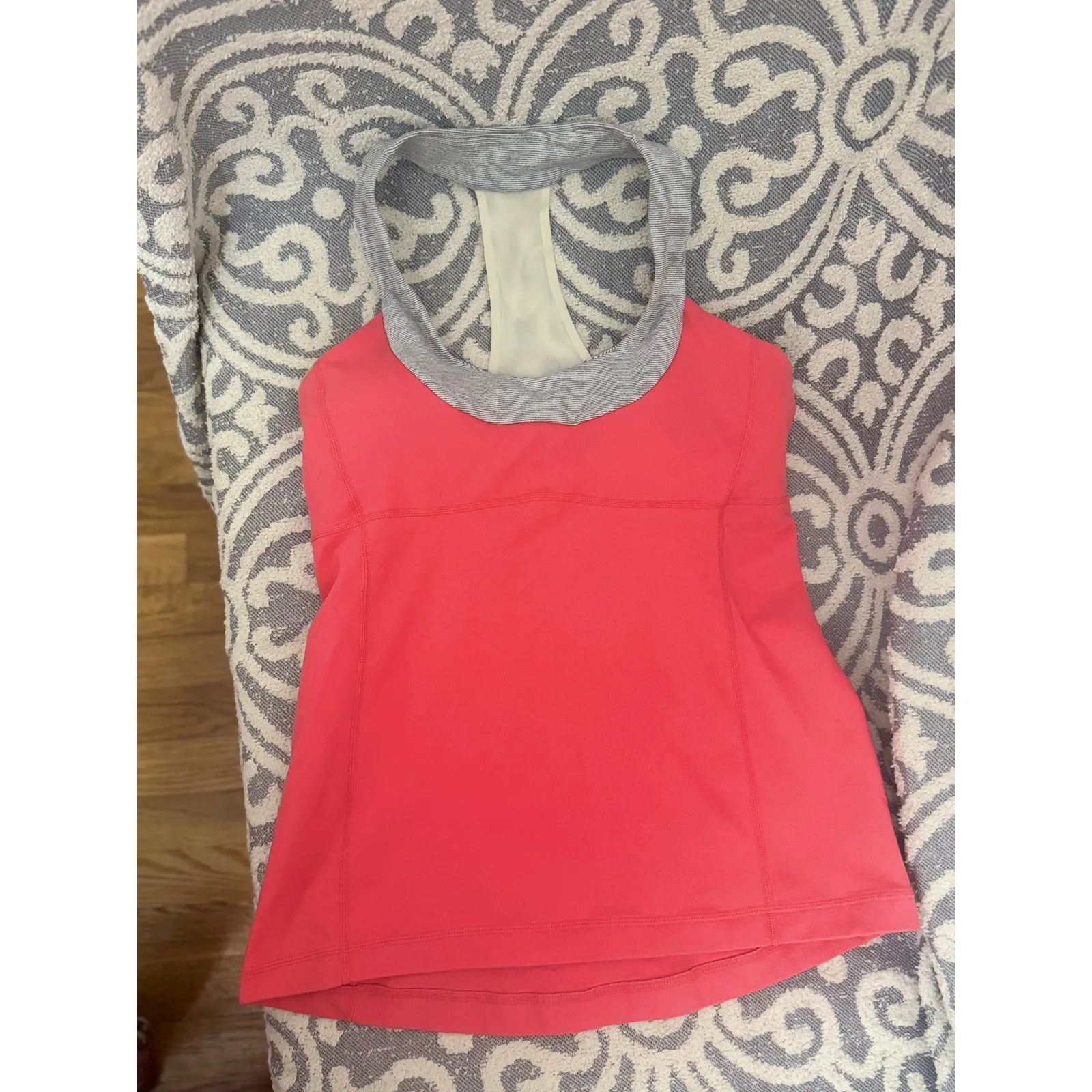 Lululemon Size 8 Round Neck Tank Top Activewear Racerback built in sports bra Pink - Image 5
