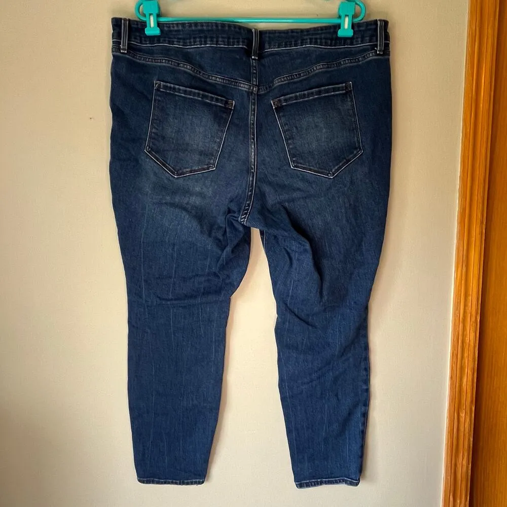 Old Navy Mid Rise Pop Icon Medium Wash Skinny Jean Size 20 Short - Image 2