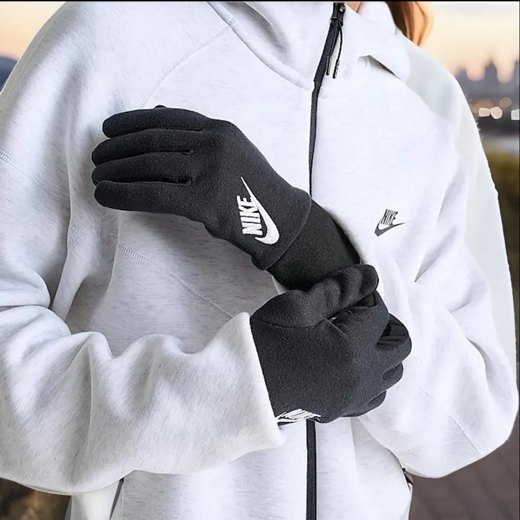 Nike Women’s Size Small Club Fleece Gloves. Black/White. New with tags. - Image 2