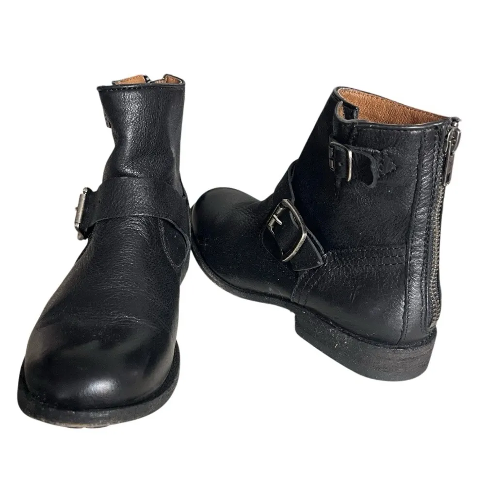 FRYE Black Leather Tyler Engineer Boots Straps Buckle Back Zipper Ankle Booties - Image 3
