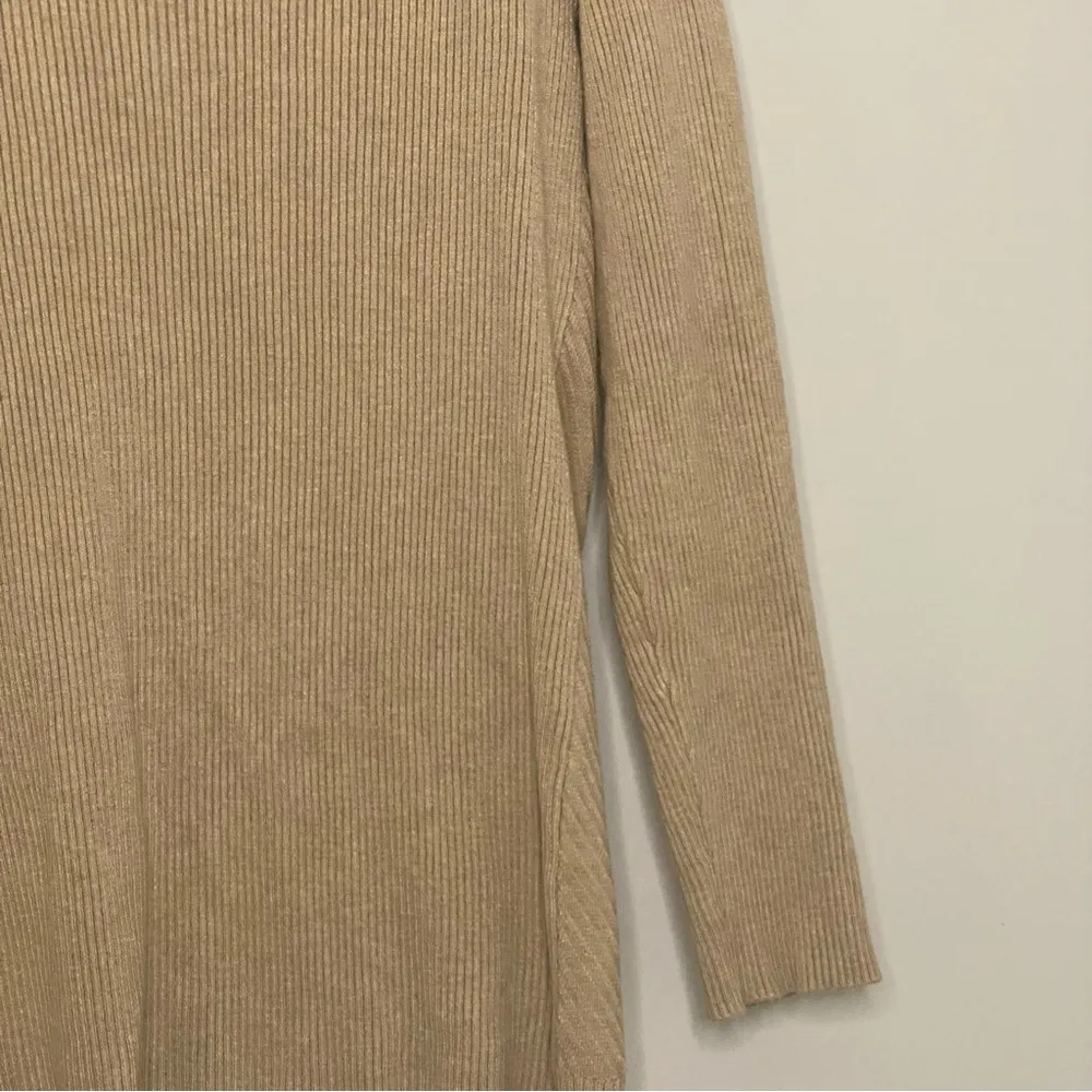 Women's Calvin Klein Ribbed Gold Grommet Long Sleeve Sweater Tan  Size Medium - Image 11