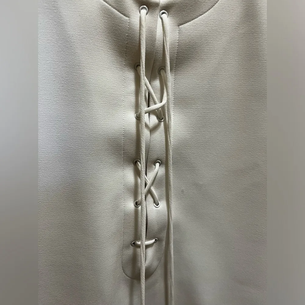 Kendall + Kylie safari dress in white: Size M - Image 3