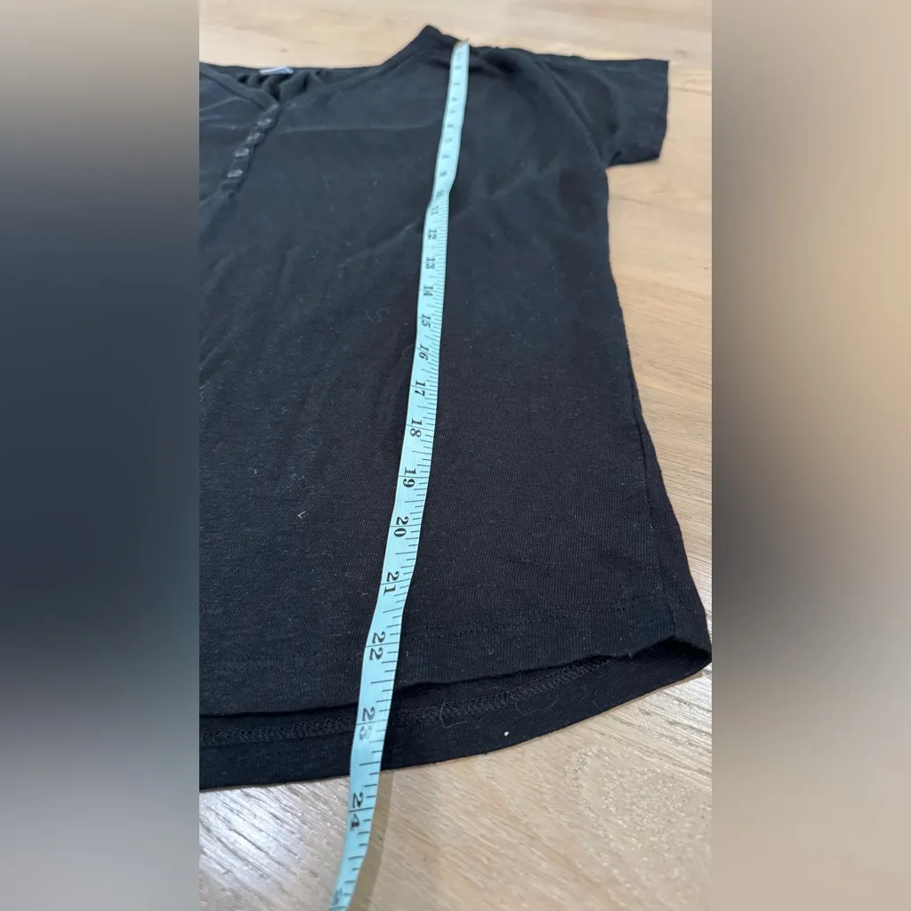 Old Navy linen henley short sleeve tshirt black size medium - Image 6