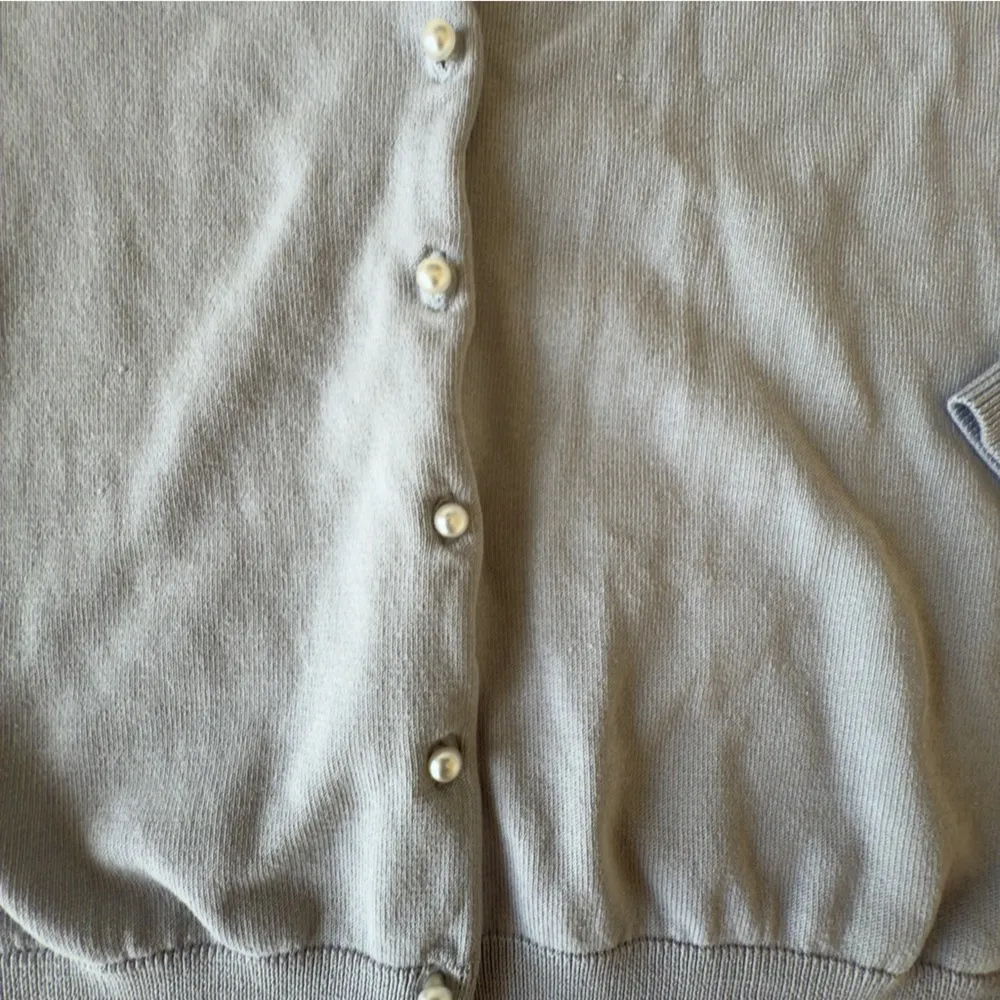 August Silk Light Gray Cardigan Sweater size S - Image 4