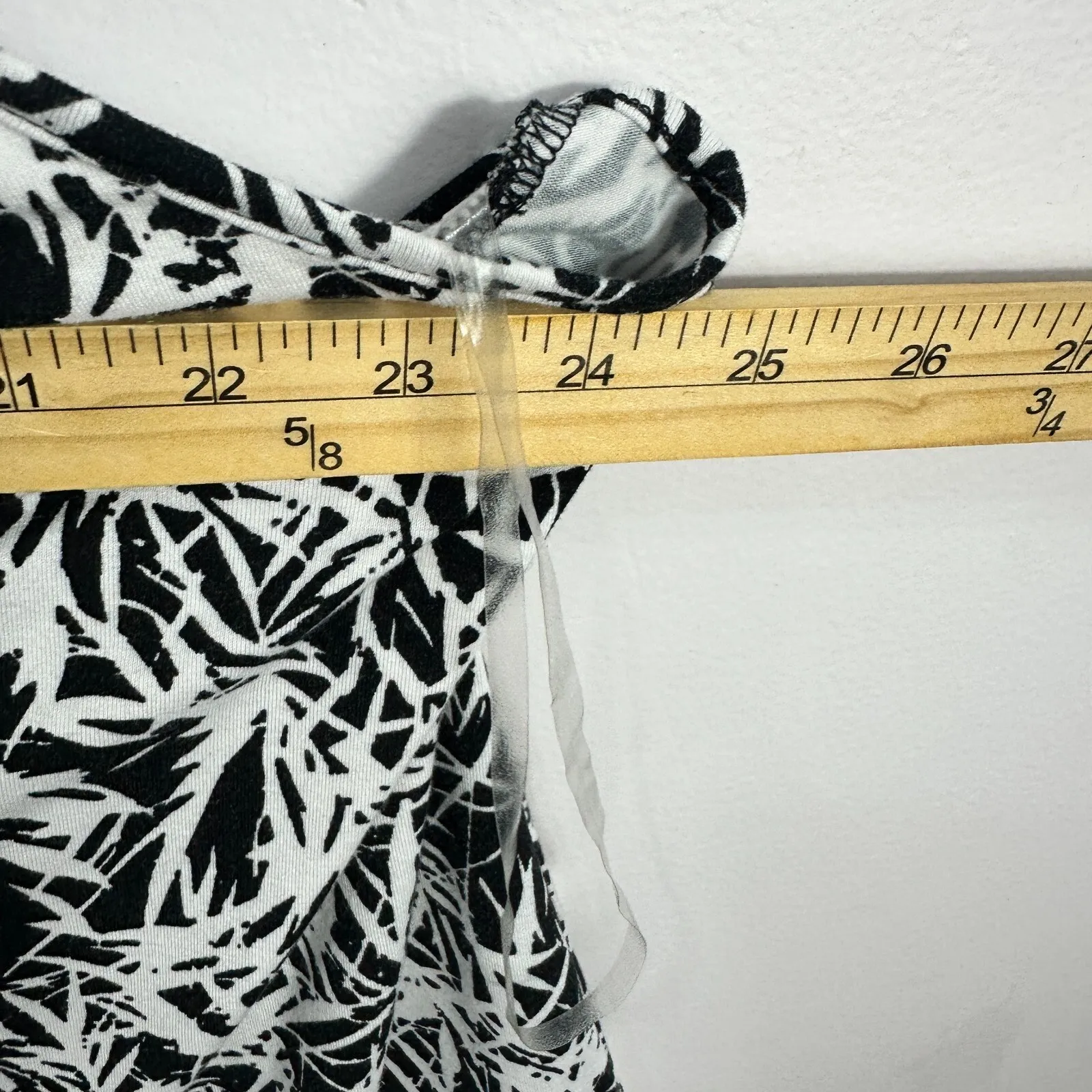 Lane Bryant Sleeveless Top Women 26/28 Keyhole Black White Print‎ Boho Resort - Image 4