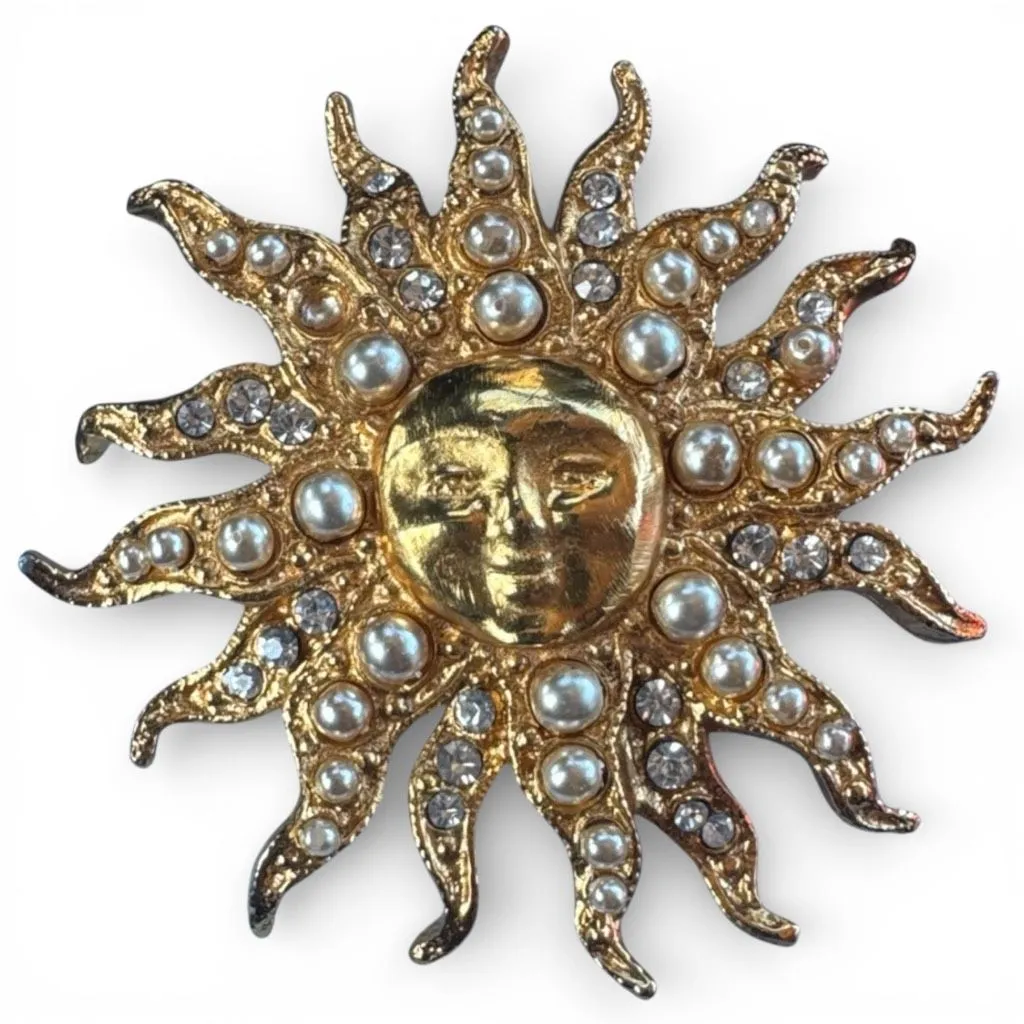 Rare Vintage Butler & Wilson 18K Gold Plated Celestial Sun Brooch With Stones - Image 2