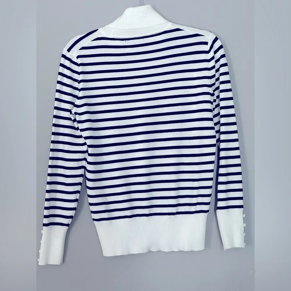 Cable & Gauge Women's Turtle Neck Sweater (S6) - Image 2