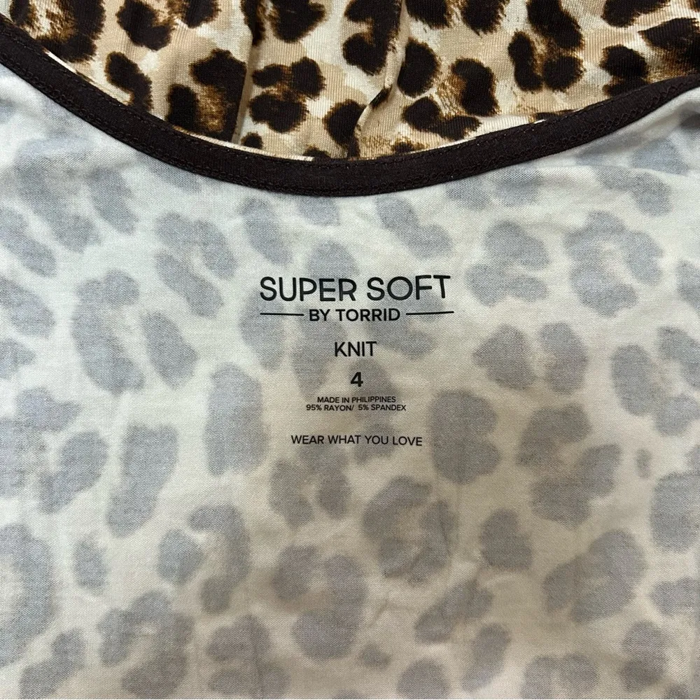 Torrid Super Soft Double Scoop Neck Ruched Leopard Print Tank - 4X - Image 4