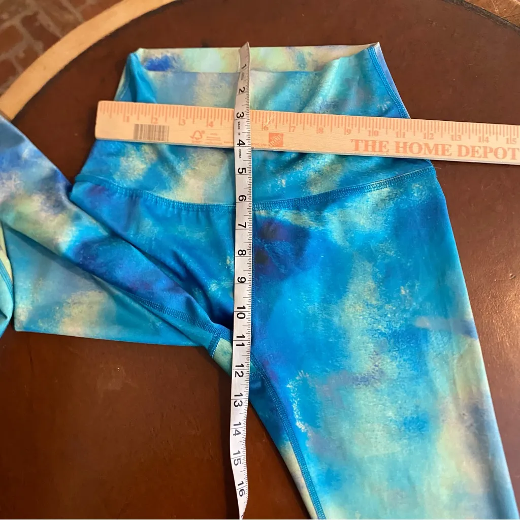 Beyond Yoga Lux High-Waisted Midi Leggings in Bay Blue Dizzy Size XS - Image 9