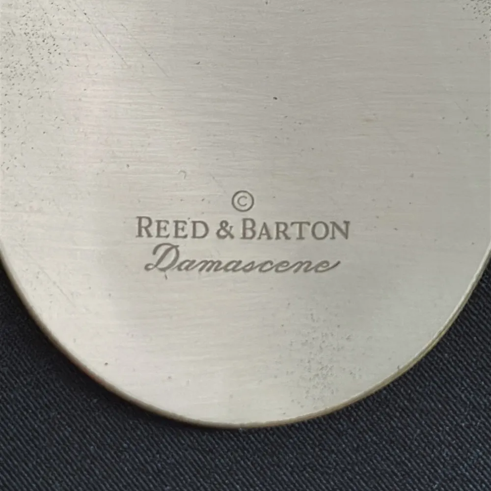 Vintage Reed & Barton GUC oval silvertone damascene owl necklace w/ 24” chain Silver - Image 4