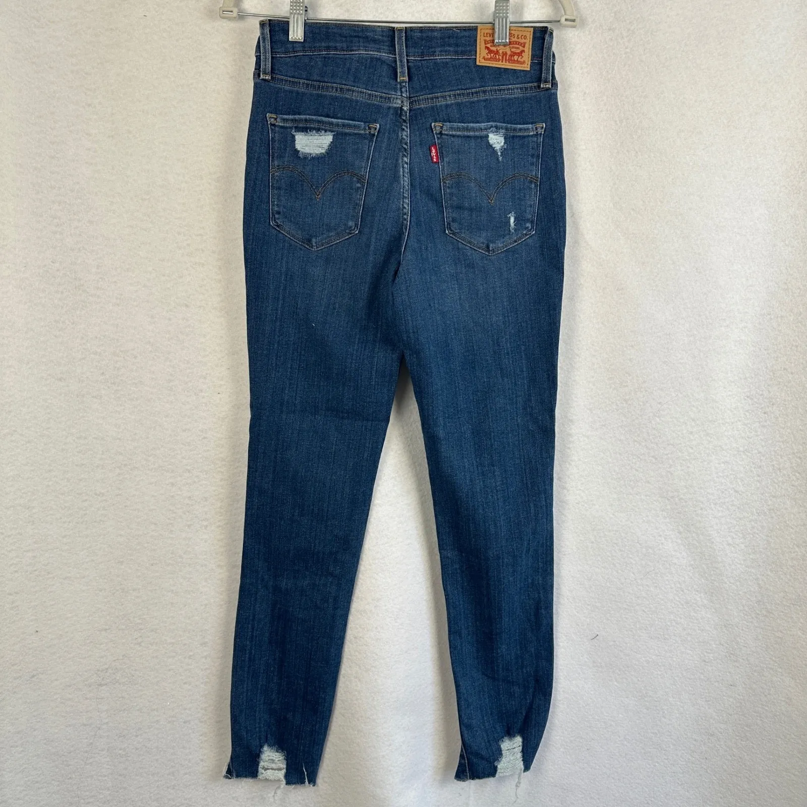 Levi's 721 High Rise‎ Skinny Jeans Women's Size 28 Distressed Ripped Fray Hem - Image 6