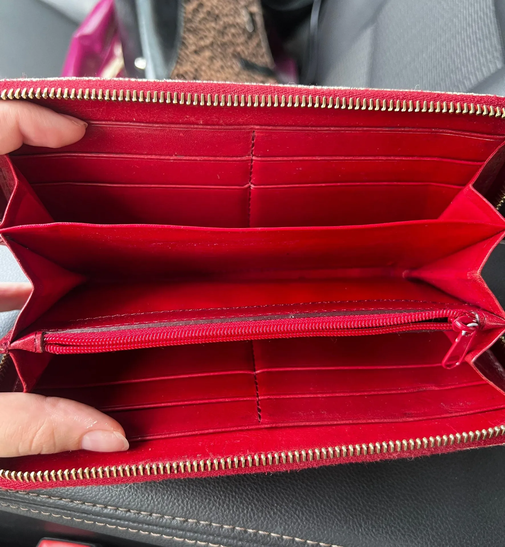 Dooney & Bourke Wallet - Image 3