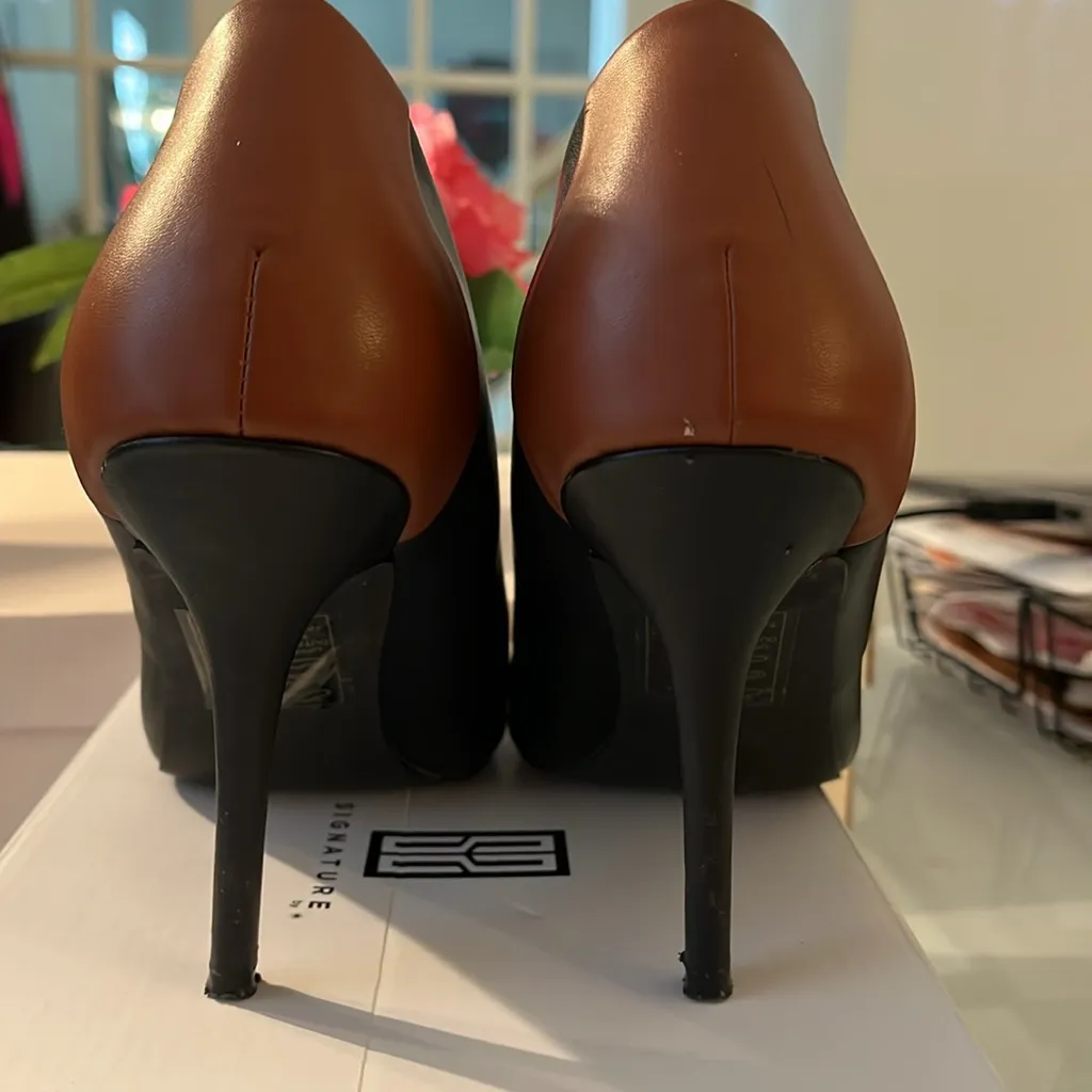 Signature by Shoe Dazzle pumps size 10 Brown - Image 4
