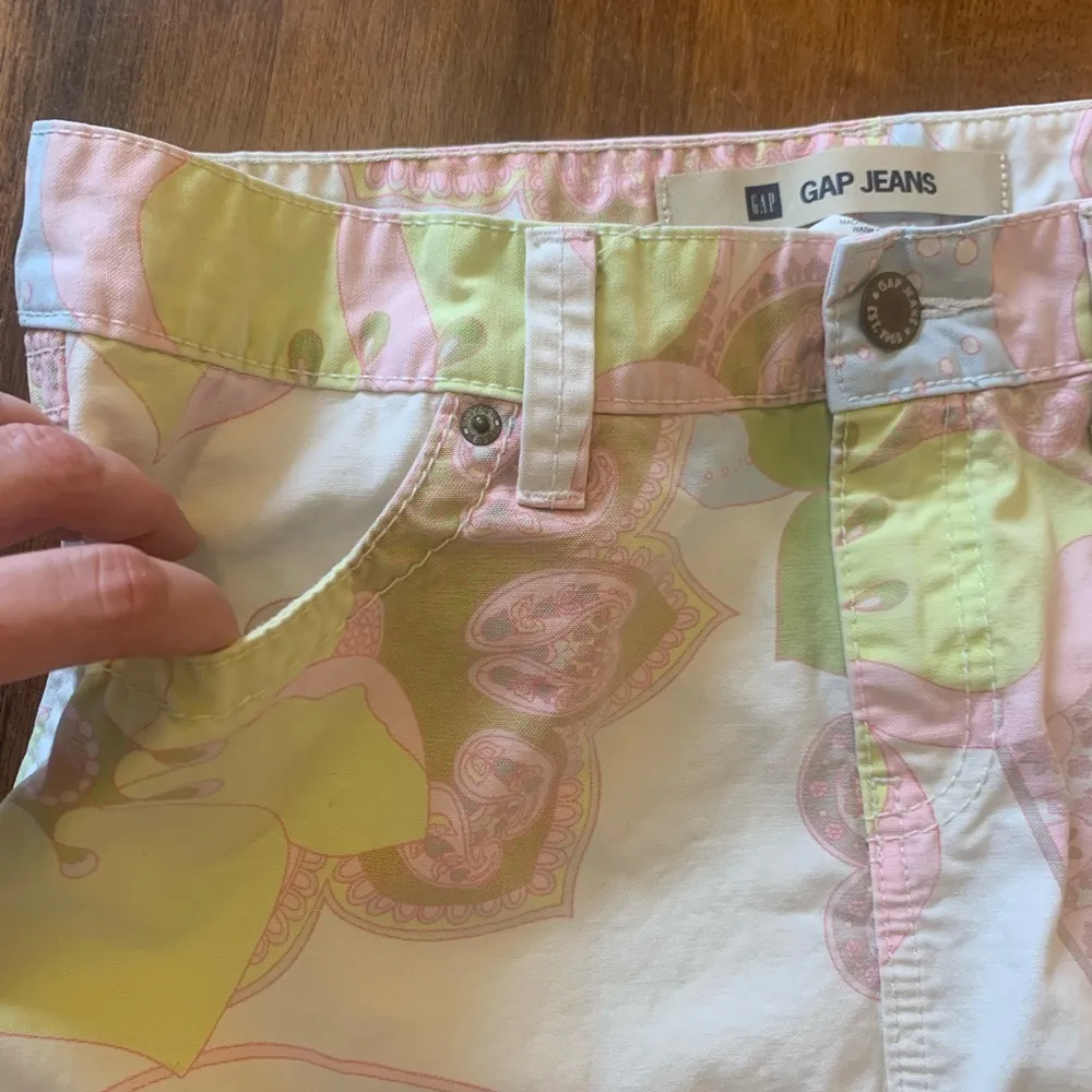 GAP Mini Skirt 8 Pastel Floral Print Denim Retro Preppy Casual 100% cotton - Image 3