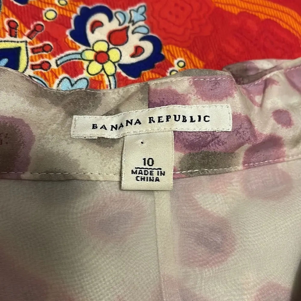 Sleeveless Silk Banana Republic Blouse - Image 3