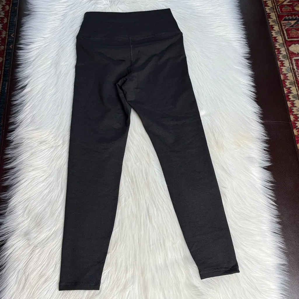 Old Navy Black Cloudy Comfy Extra High Rise Leggings - Image 6