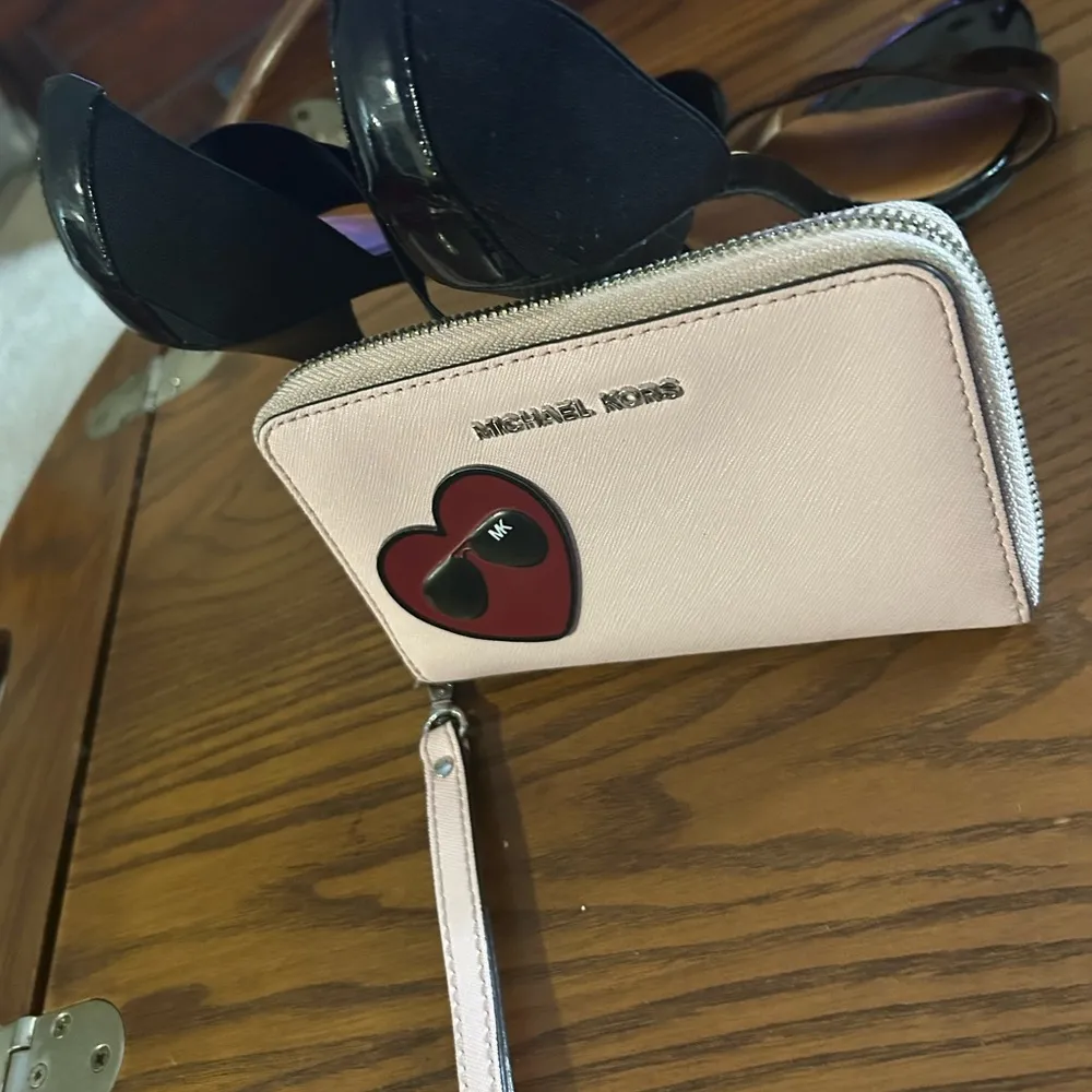 Michael Kors Black Patent Leather Heels 9M/Michael Kors gorgeous wallet-Go KORS! - Image 9