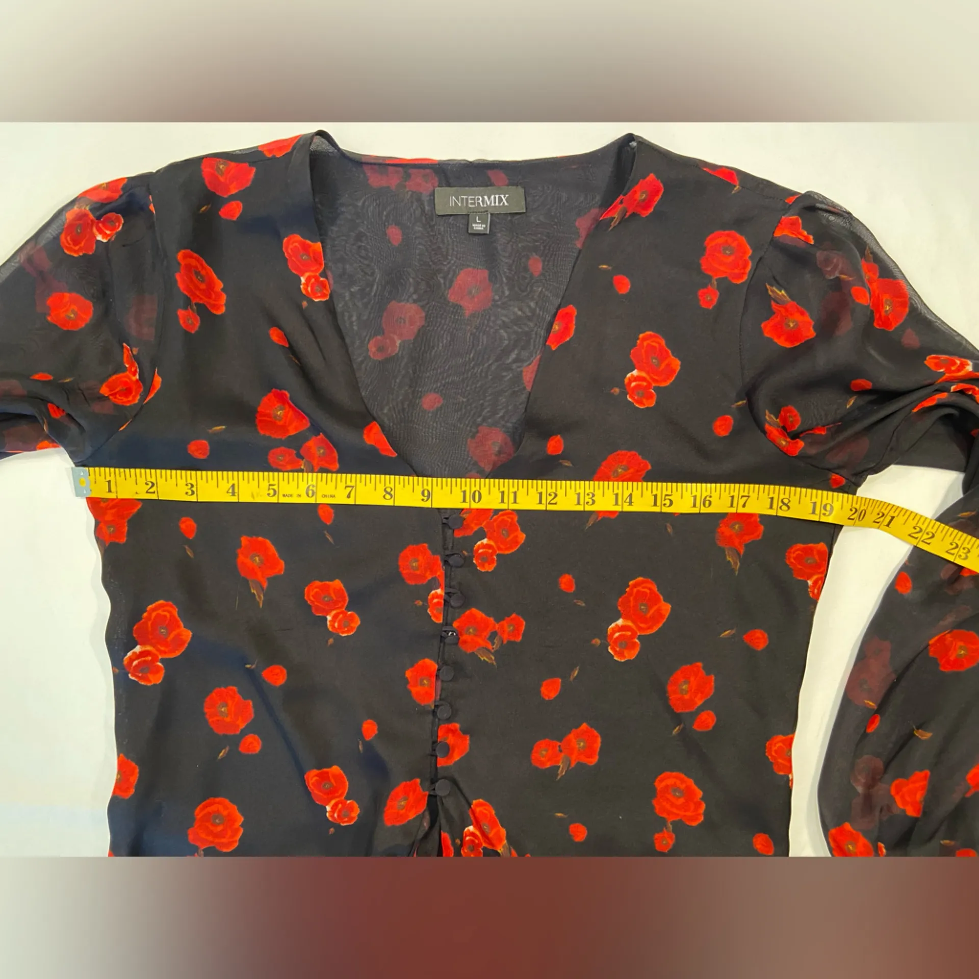 Intermix Silk Blouse, v neck, button front, long sleeve, size‎ Large - Image 5