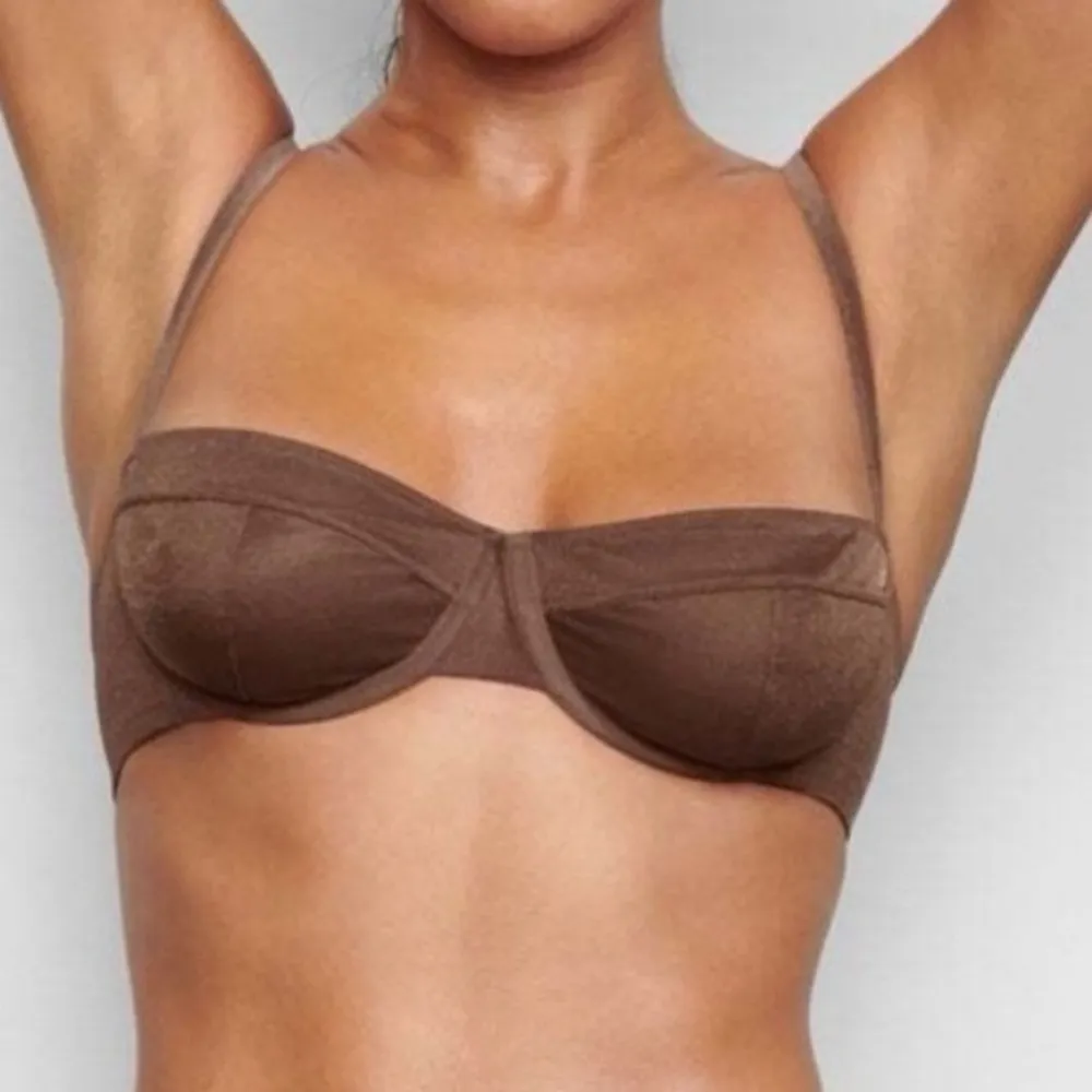 Skims Glissenette Straight Neck Underwire Bra balconette chai cocoa Brown - Image 10