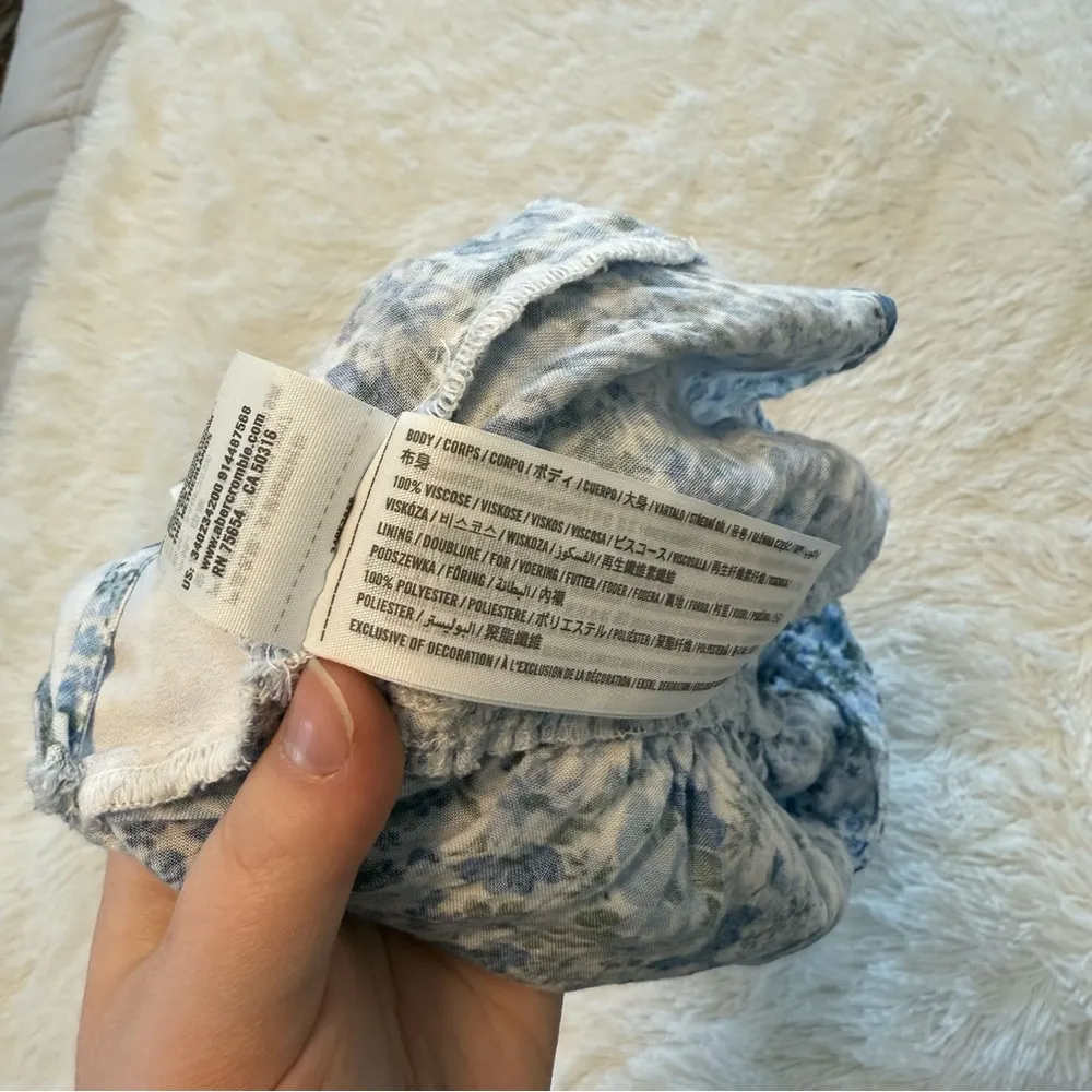 Hollister Blue Floral Paisley Tie Back Babydoll Crop Top - Image 6