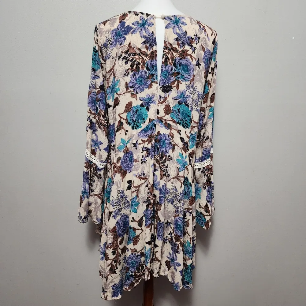 Umgee beige floral babydoll bell sleeve tunic mini dress size large - Image 5