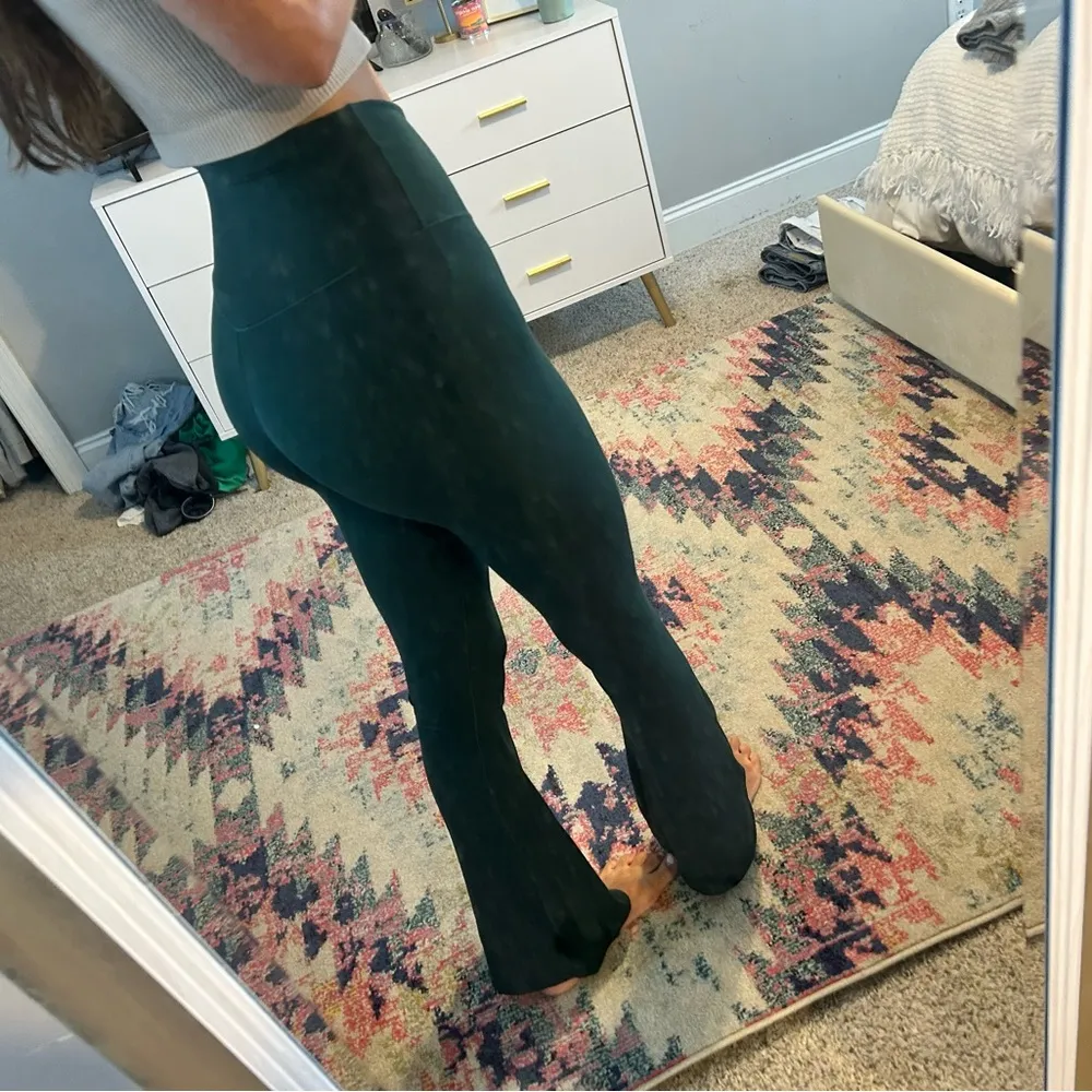 Aerie  ruched flare leggings - Image 5