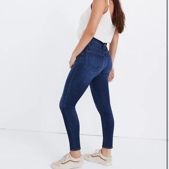 Madewell • Curvy High-Rise Skinny Jeans in Danny Wash: TENCEL™ Denim Edition - Image 3