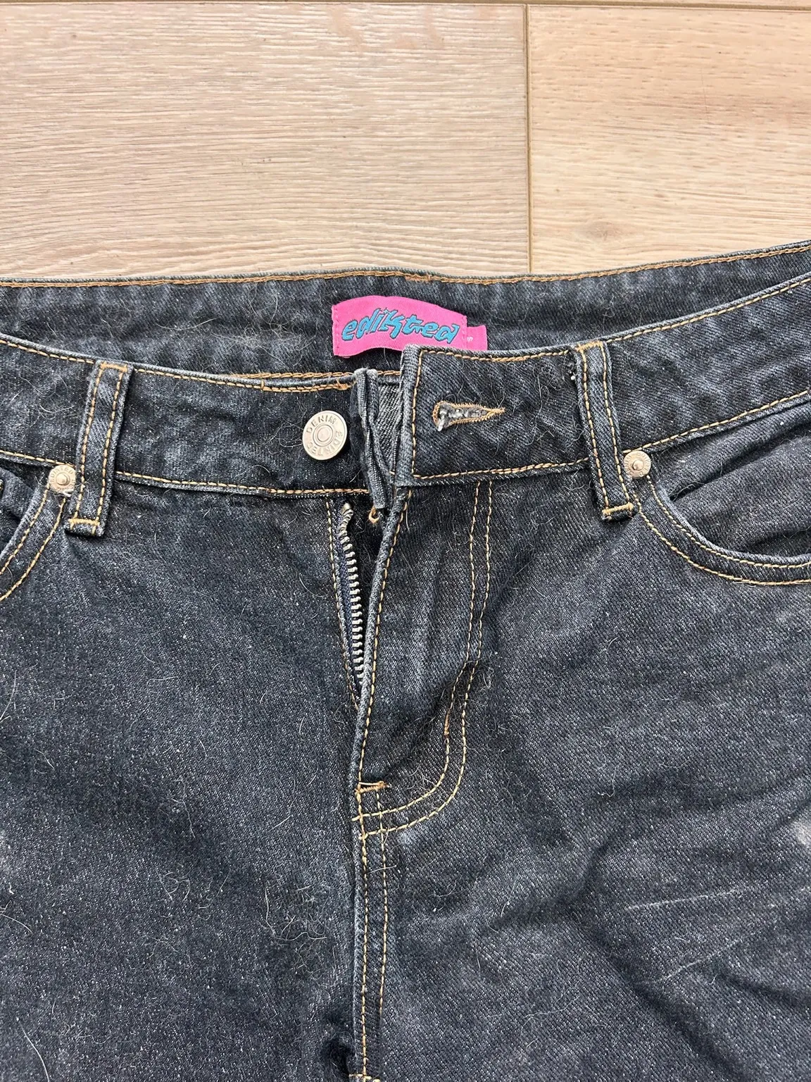 Edikted Low-Rise Baggy Jeans - Image 2
