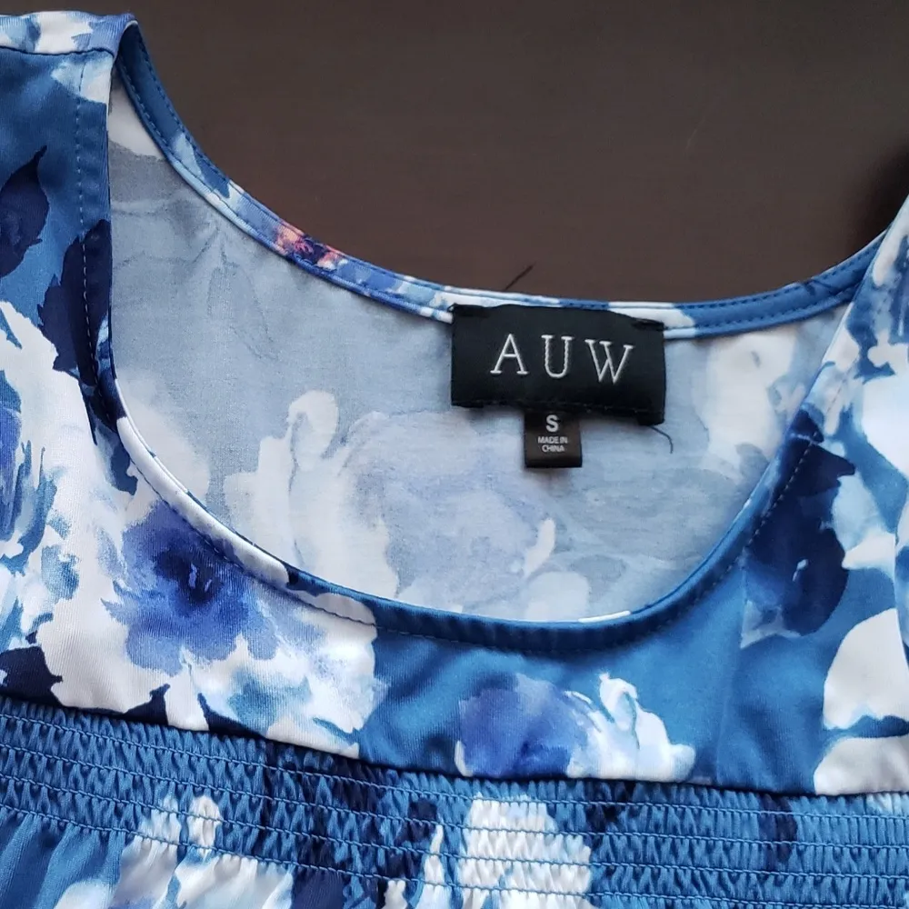 AUW Cold Shoulder Blue Floral Blouse Small - Image 5