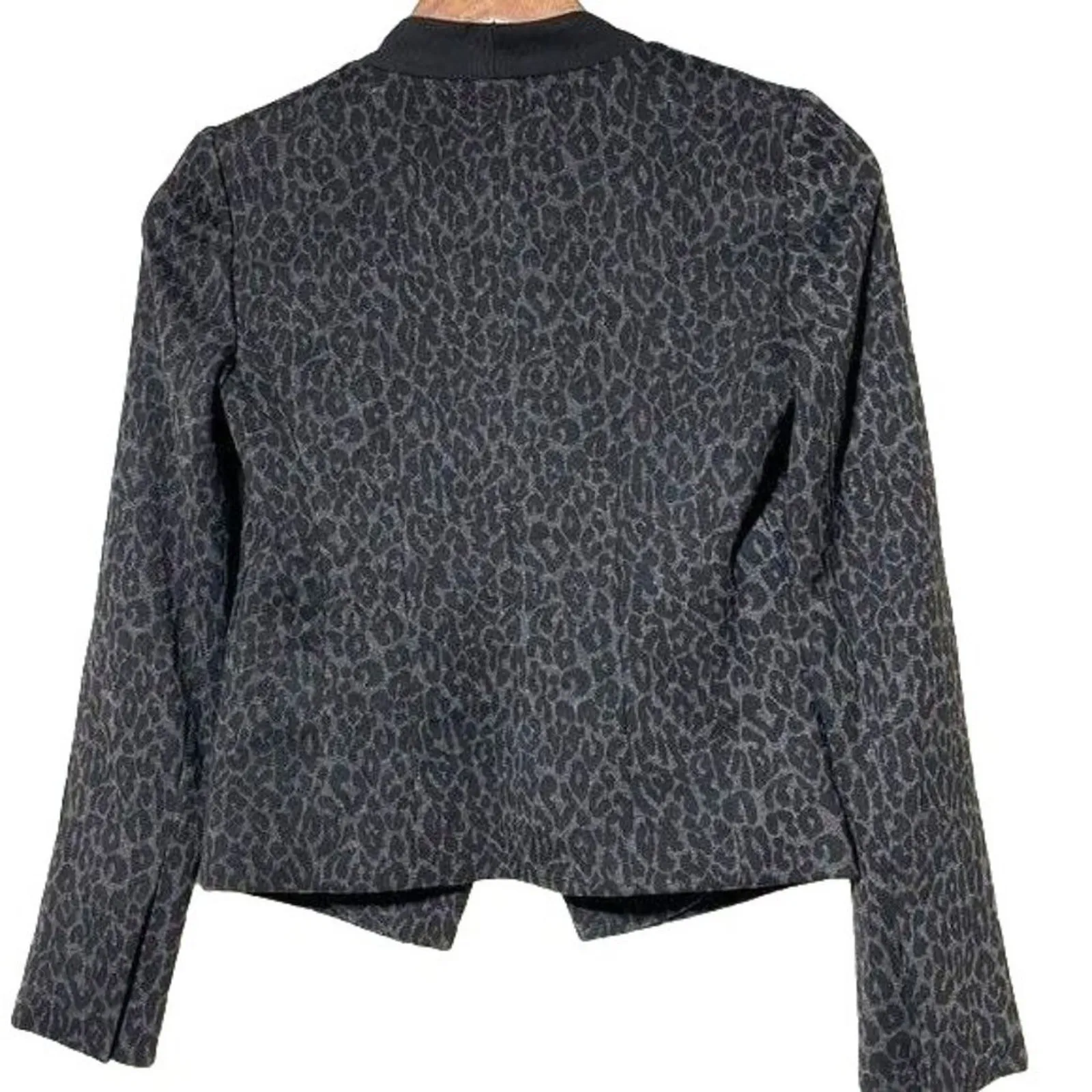 Ann Taylor Loft Leopard print black and grey jacket blazer size 00 petite - Image 2