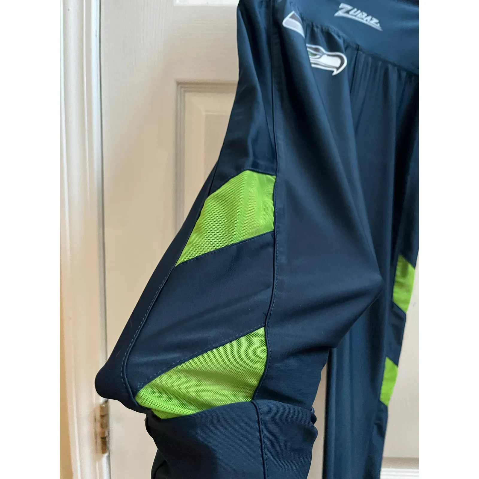 Zubaz Blue Side Green Mesh Panels NFL Seattle Seahawks Graphic Leggings Size XS - Image 4