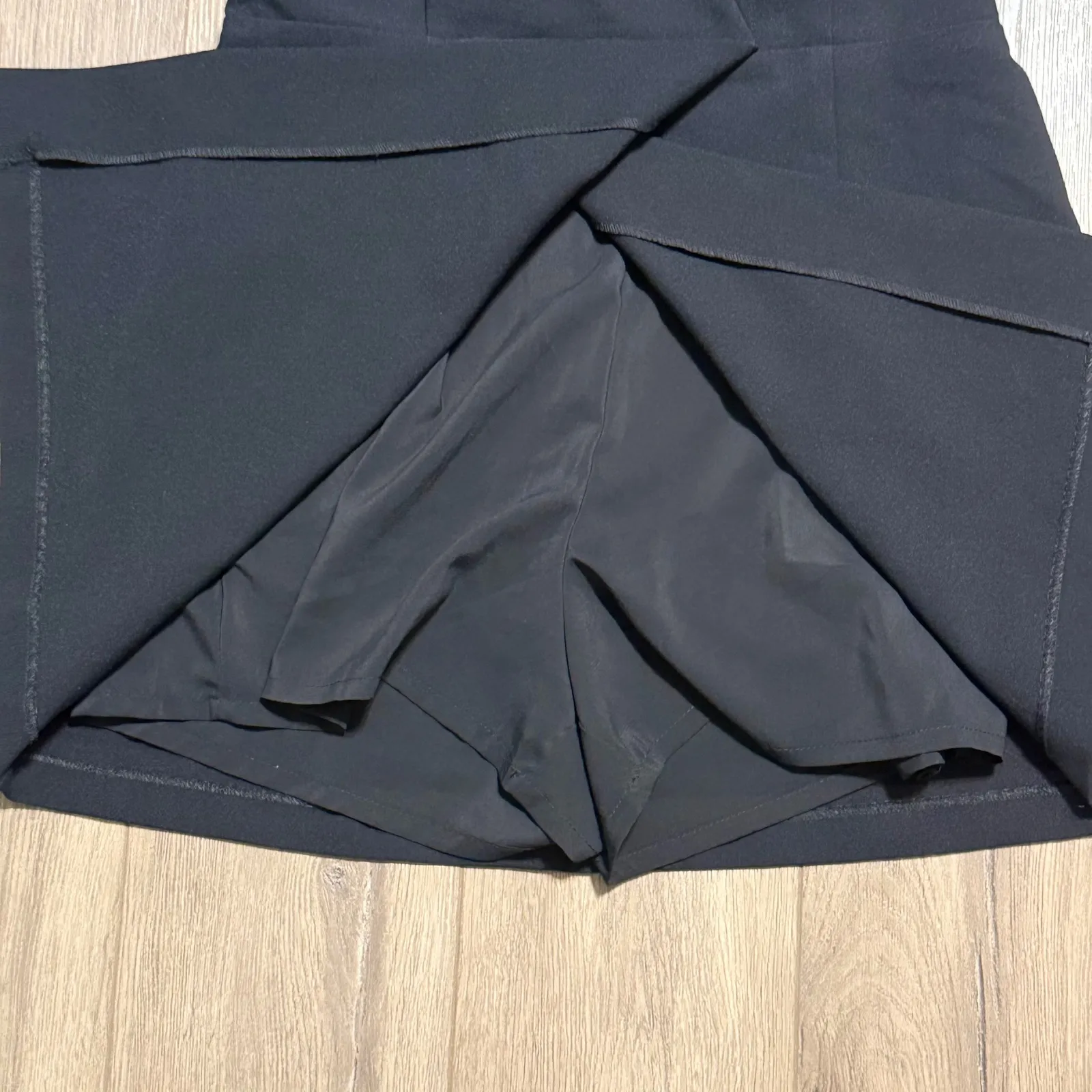 Black Halter Neck Dress Romper Tuxedo Collar Wrap Style Shorts Size Medium NEW - Image 4