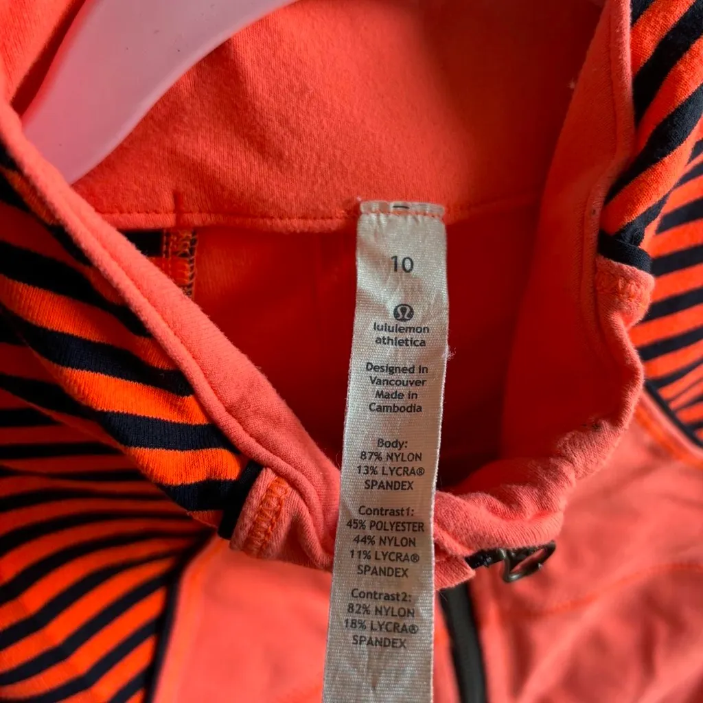 Lululemon Athletica Coral and Black Ski Jacket size 10 - Image 2