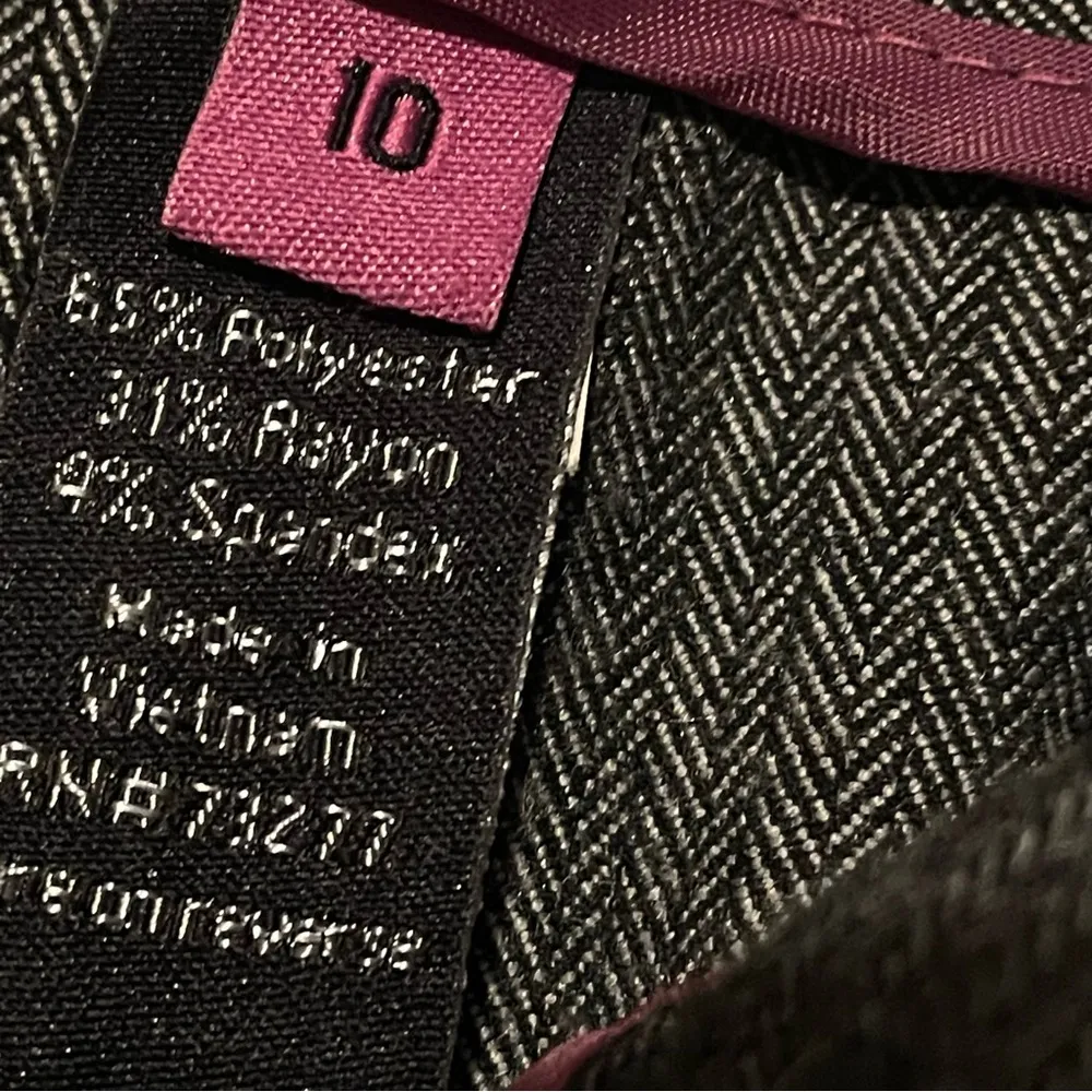 Apt. 9 Curvy Fit  women’s Flare Leg Dress Pants size 10 - Image 13