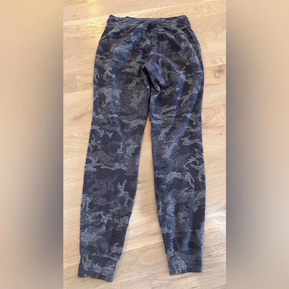 Lululemon Ready To Rulu Pant Incognito Camo HTR Black size 4 - Image 11