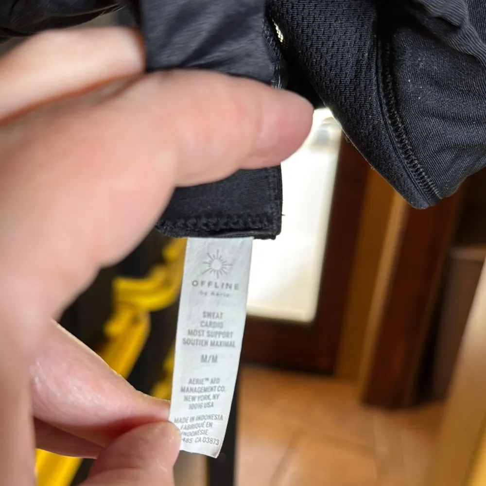 Aerie Offline Soutien Maxima Mesh Criss Cross Black Sports Bra Size Medium - Image 4