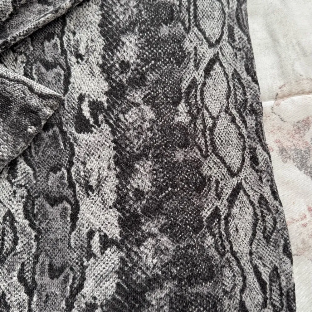 Joie Cienna python wool cashmere blend animal print sweater, size M snakeskin - Image 10