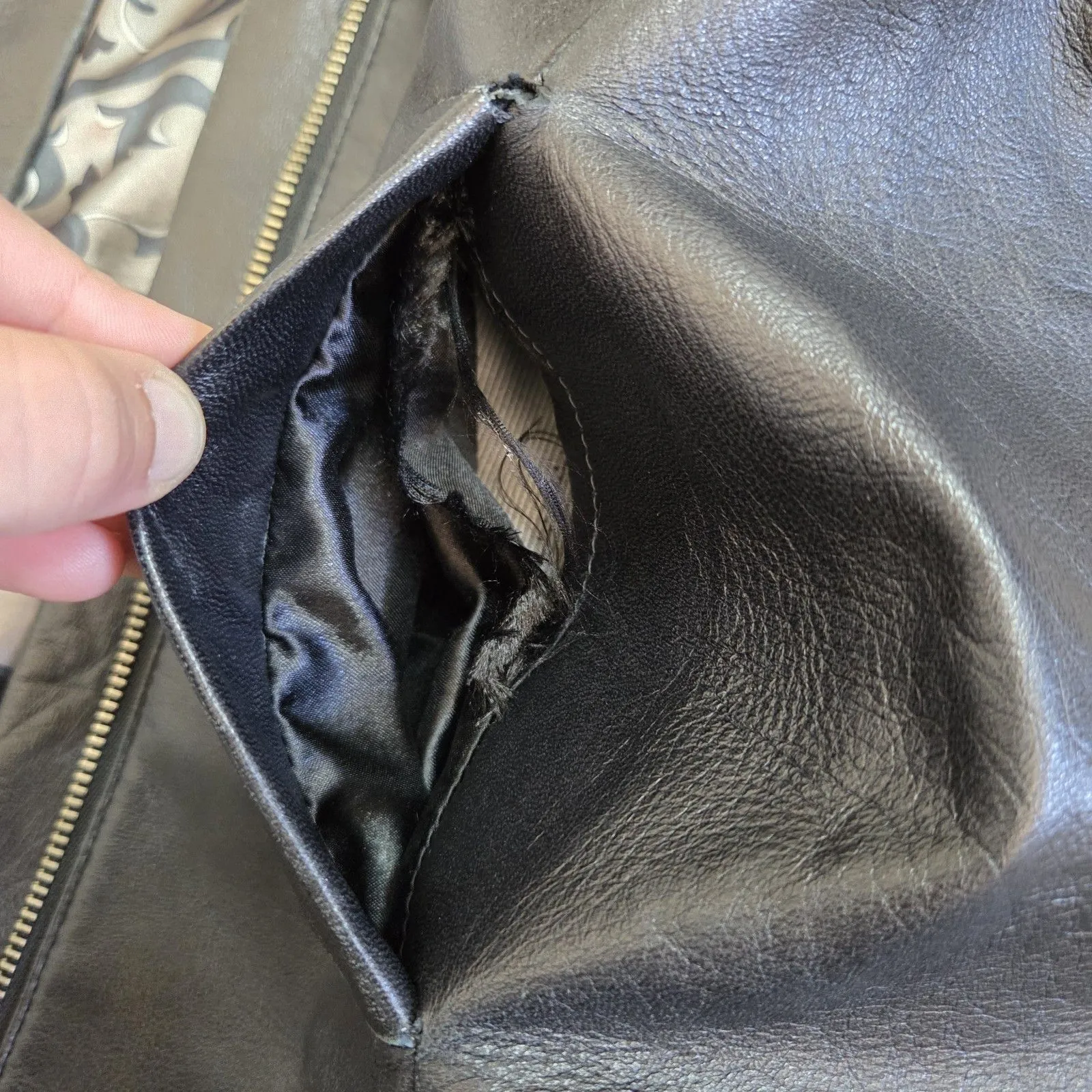 Bernardo Women's Black Zippered Leather Jacket Small Bomber Moto Soft Vintage - Image 14