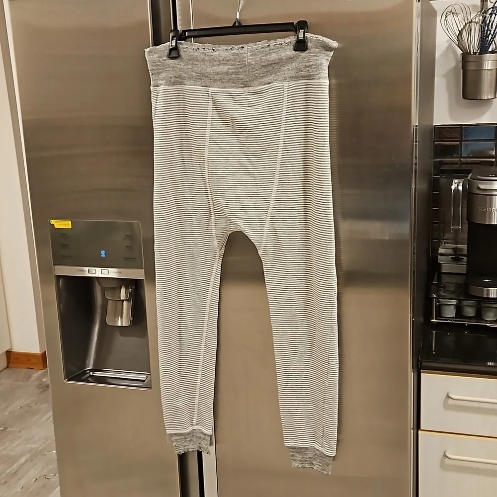 💕THE GREAT💕 The Gym Pant ~ Gray and White Stripes Distressed Size 2 Medium NWT - Image 2