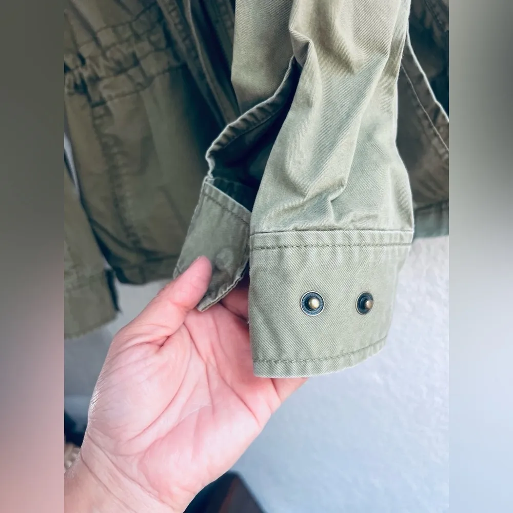 J.Crew women’s jacket light material with pockets adjustable on the waist L SIZE - Image 10