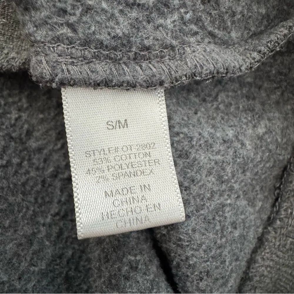 ZENANA OUTFITTERS grey v-neck tunic sweatshirt, size S/M - Image 12