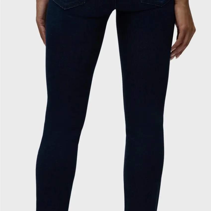 Hudson Barbara Super Skinny Jeans with De-stressed on front of jeans. Size 30 - Image 3