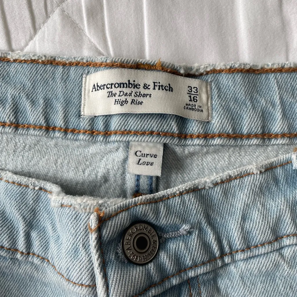 NWT Abercrombie & Fitch Light Blue Curve Love Dad Jean Shorts - Image 5