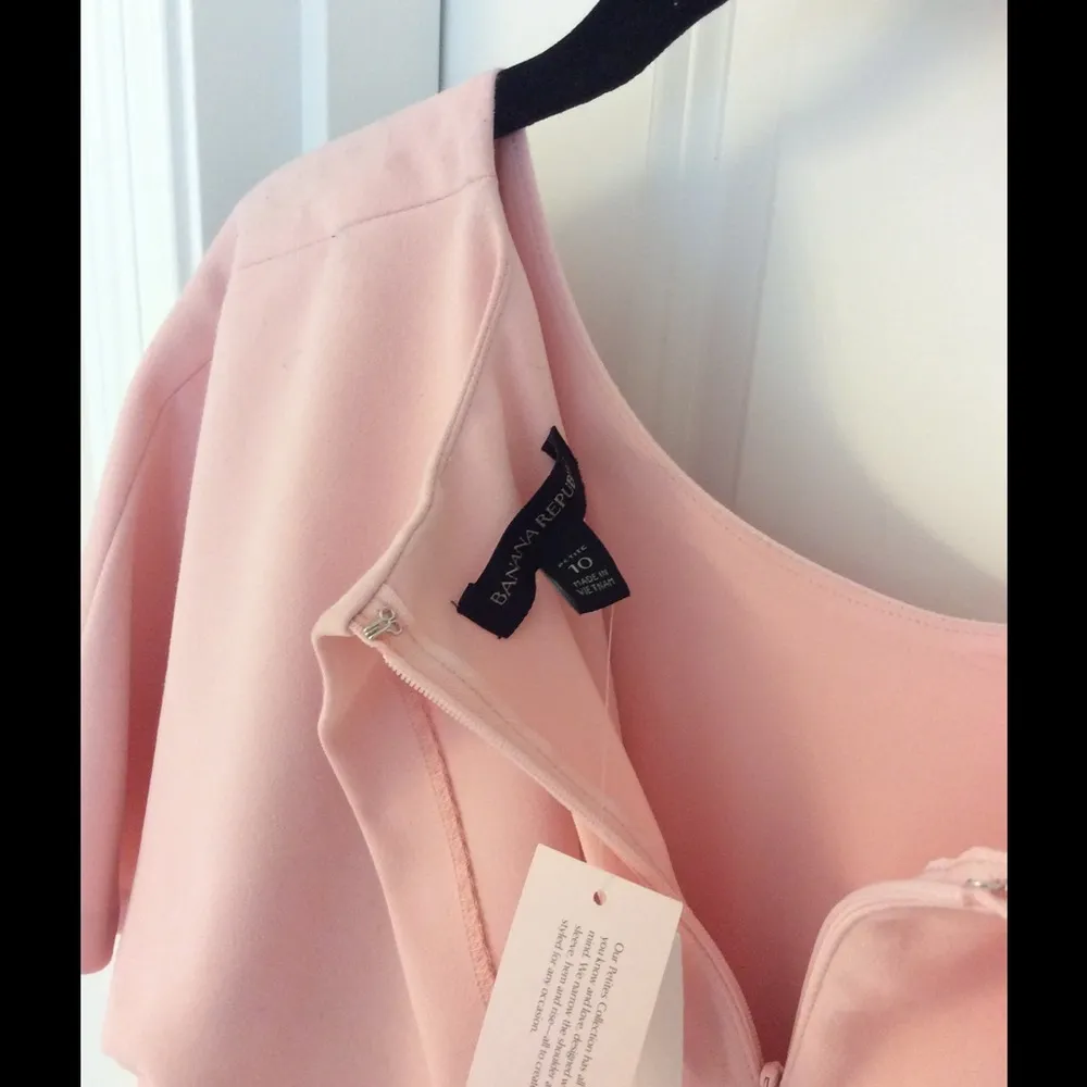 ❤️💝HP💓🍾Banana republic drape back dress - Image 4