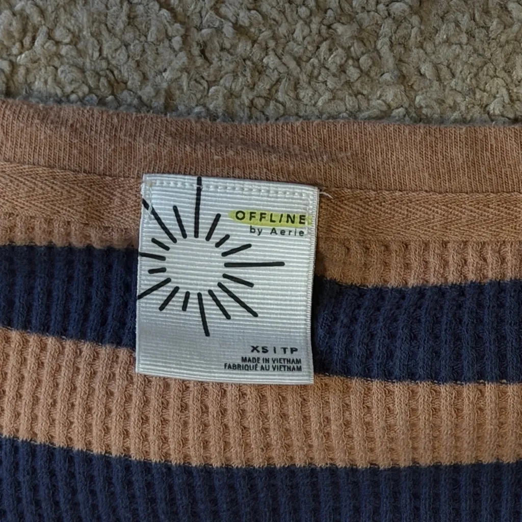 Offline Striped V - Image 2