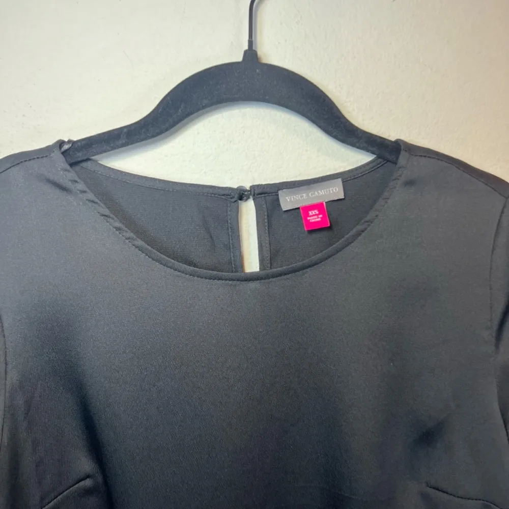 Vince Camuto Faux Feather Trim Short Sleeve Blouse Shirt Black NEW Womens Sz XXS - Image 2