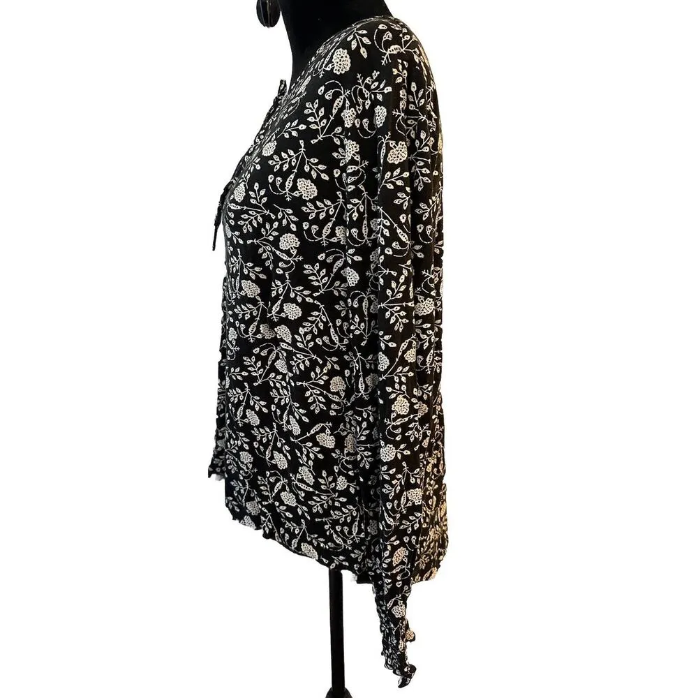 LUCKY BRAND Shirt Top Vneck Size Large Black White Floral Boho Lightweight Flowy - Image 3