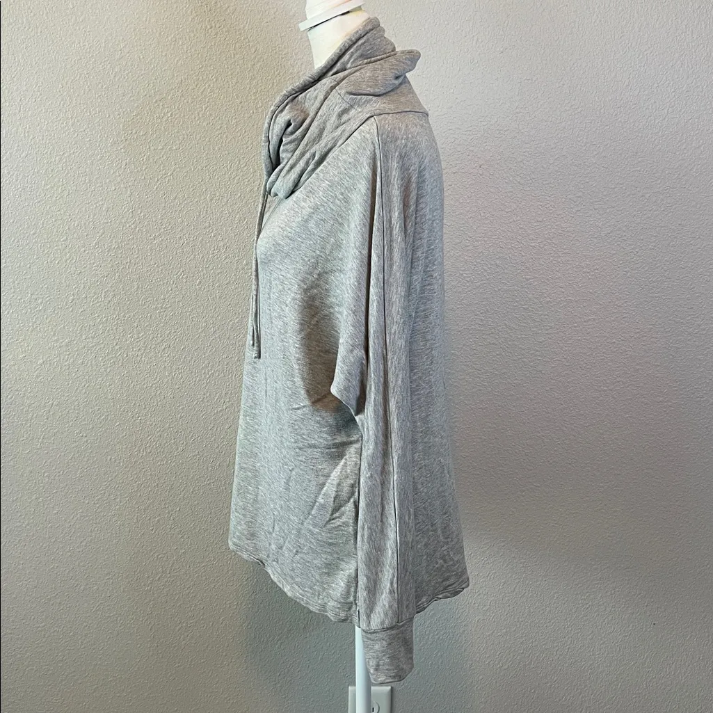 Beyond Yoga Funnel Neck Lightweight Top Gray Size XS - Image 4