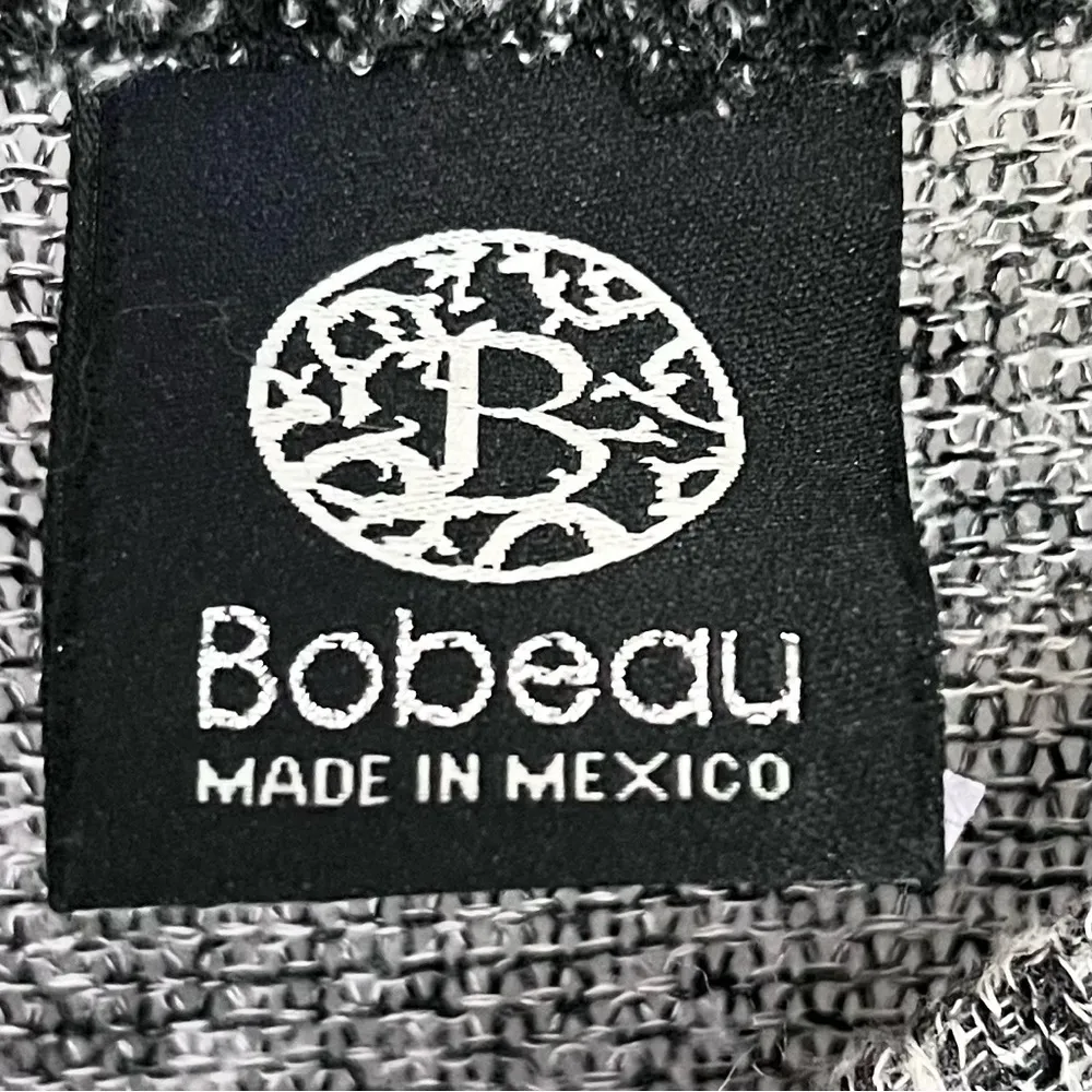 BOBEAU Gray Knit Embroidered Owl Graphic Raglan Top Small - Image 9