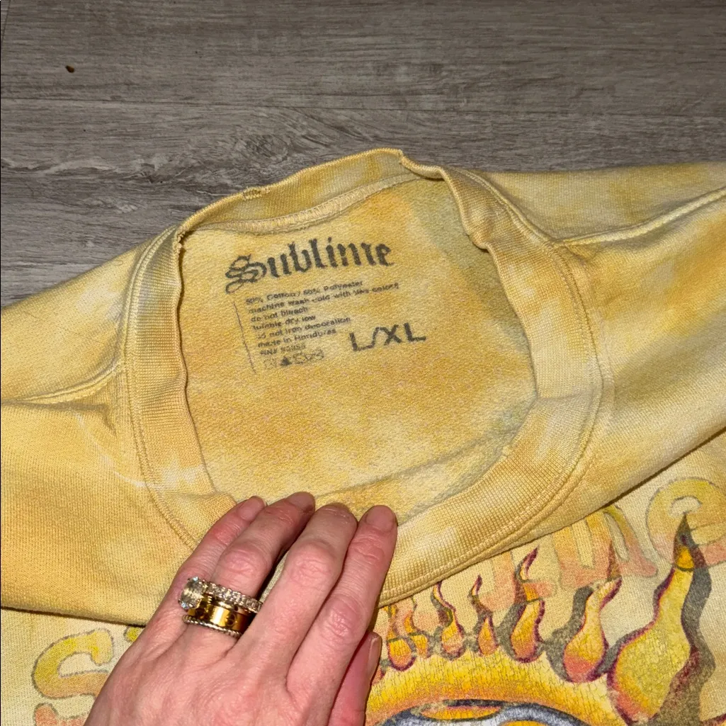 🌞UO•Oversized Sublime Yellow Tie-dye Sweatshirt•Size:L/XL🌞 - Image 4